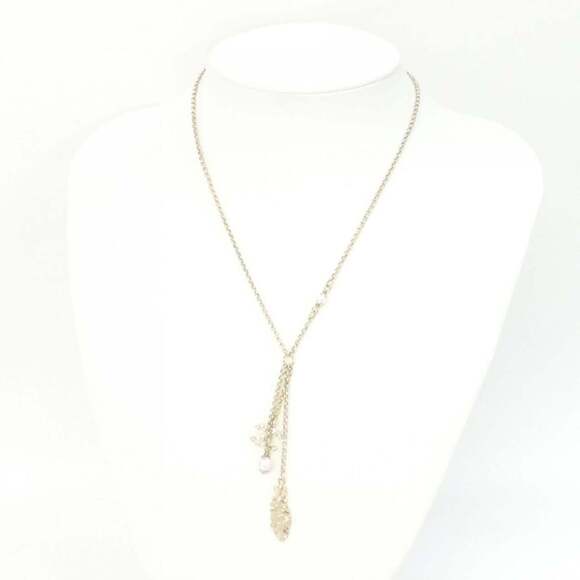 185541499833_0.JPG CHANEL White Necklace